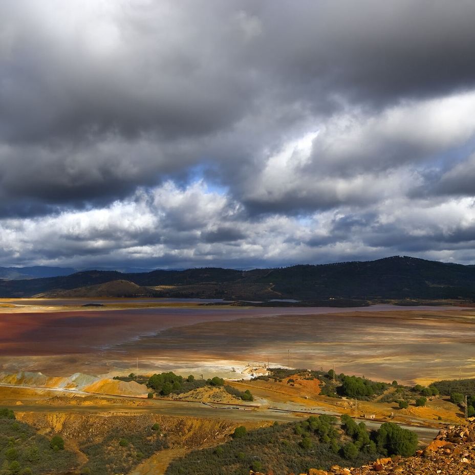 Los diques de residuos en minería deben monitorizarse adecuadamente para garantizar la seguridad y la legislación vigente